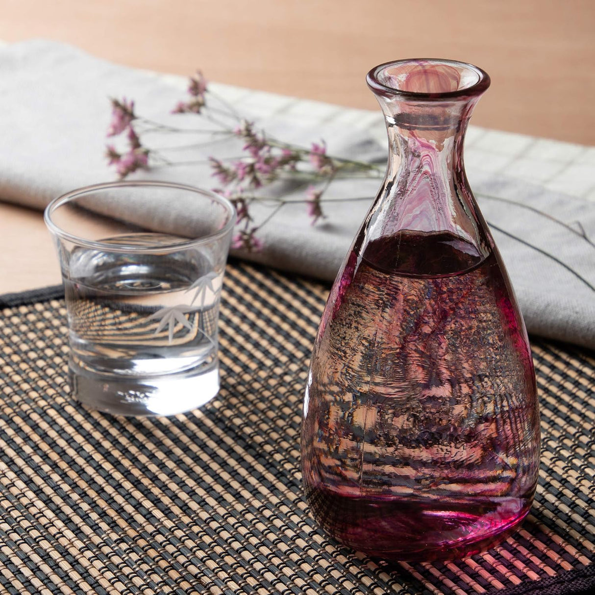 手工製作 270 毫升紅色玻璃瓶及配套清酒杯