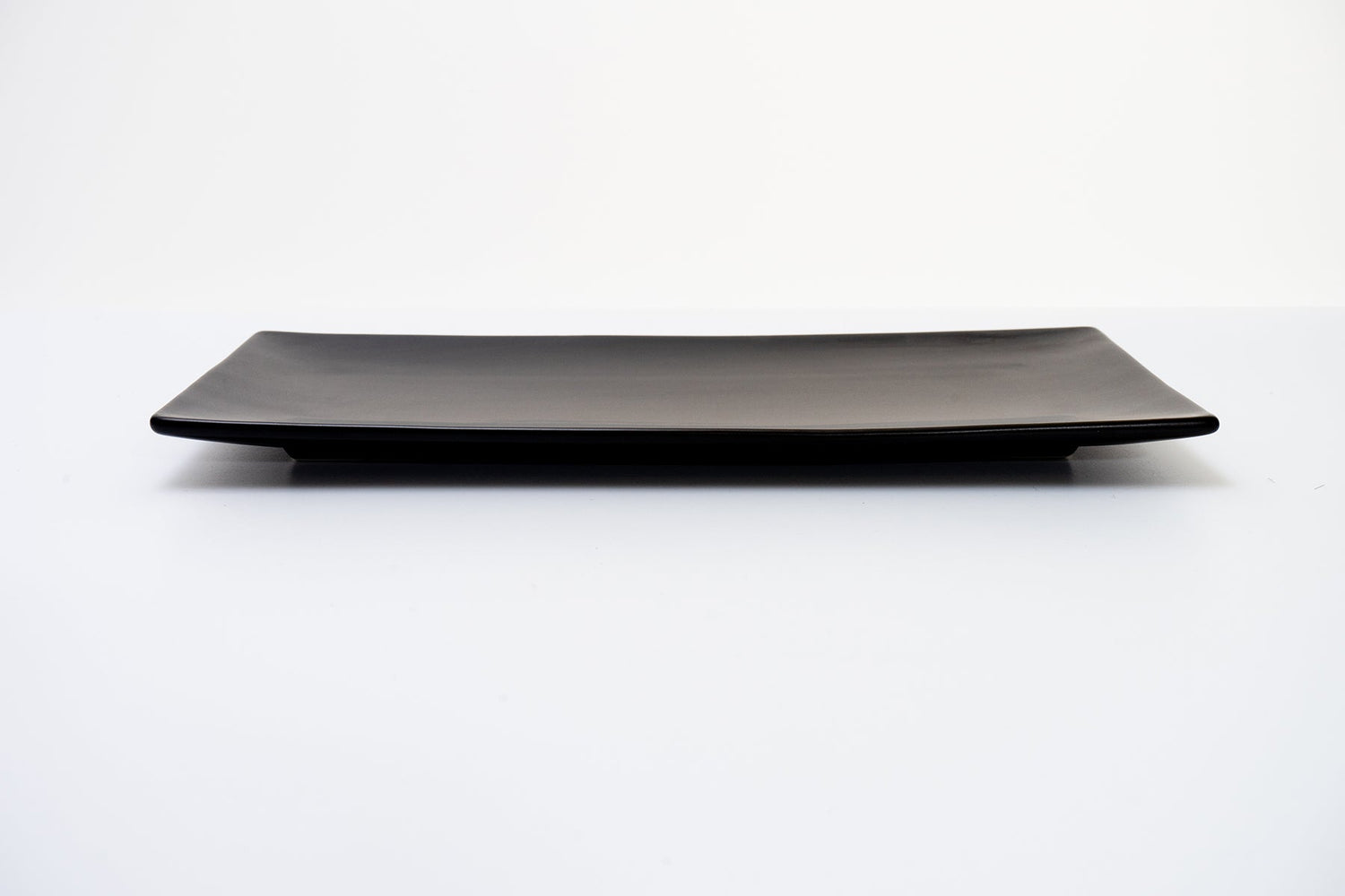 德特拉直角。盤子 13 英寸長 33 厘米