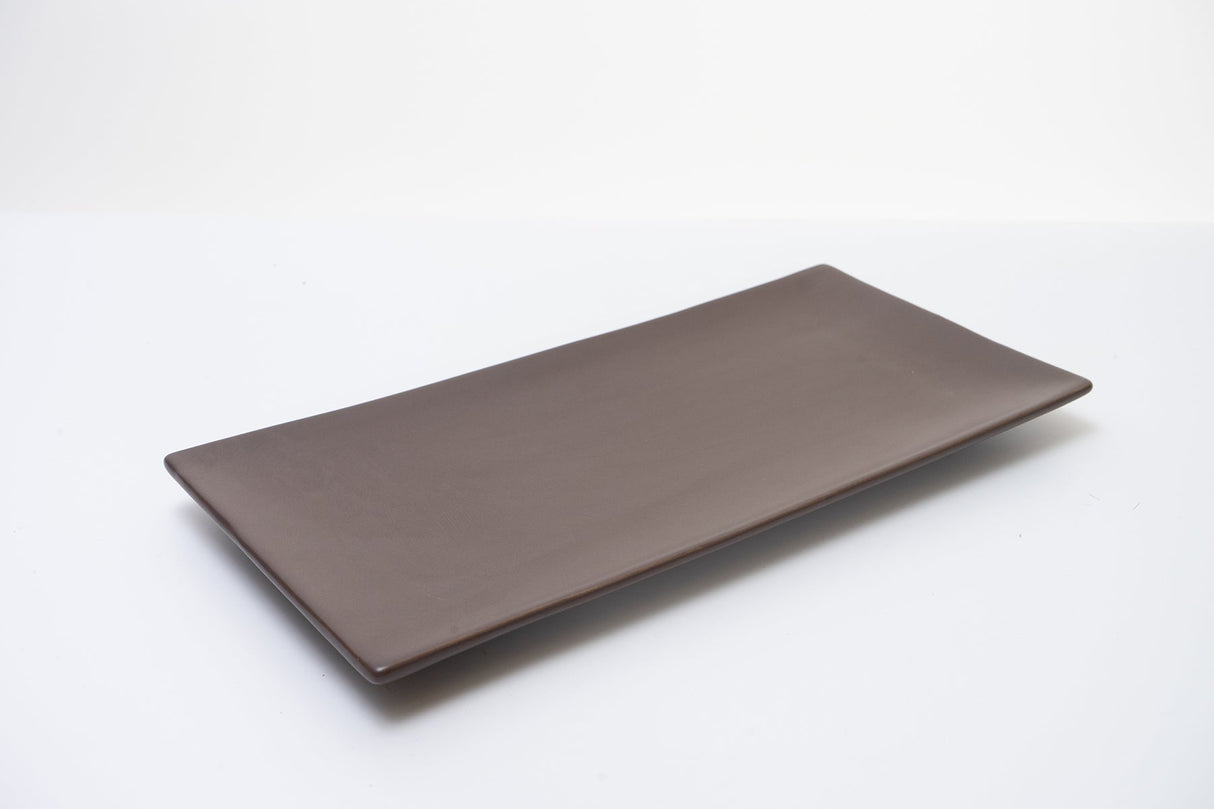 德特拉直角。盤子 13 英寸長 33 厘米