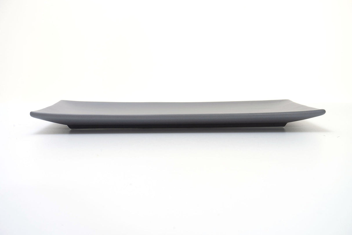 德特拉直角。盤子 13 英寸長 33 厘米