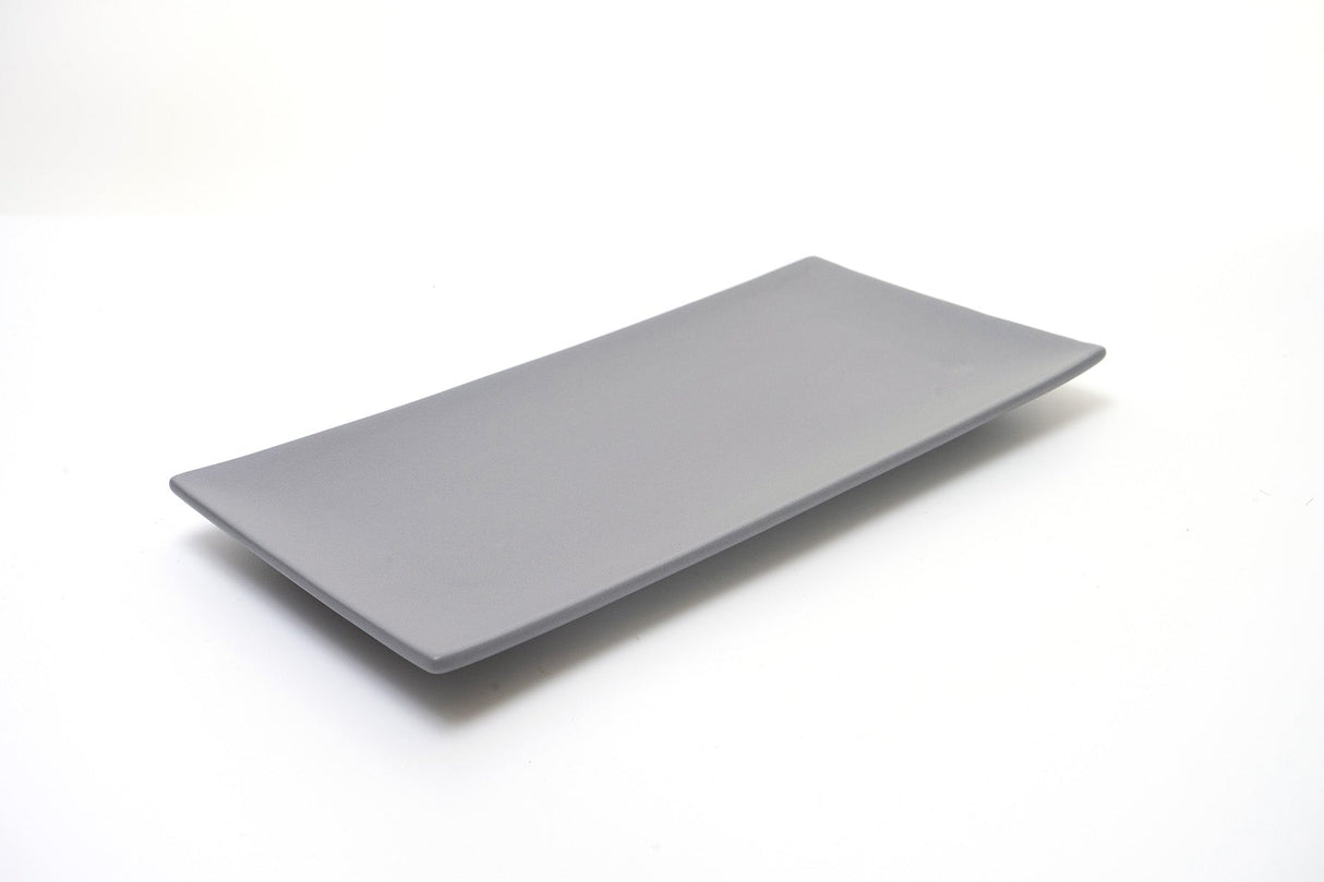 德特拉直角。盤子 13 英寸長 33 厘米