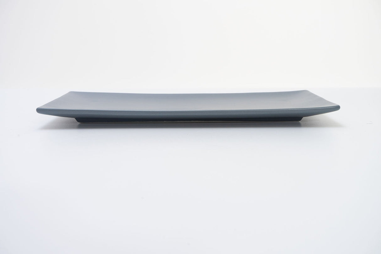 德特拉直角。盤子 13 英寸長 33 厘米