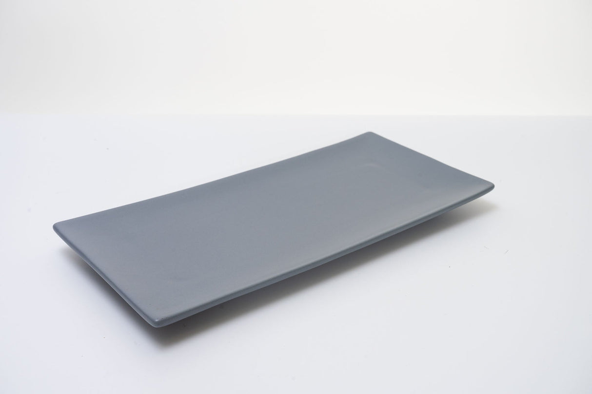 德特拉直角。盤子 13 英寸長 33 厘米